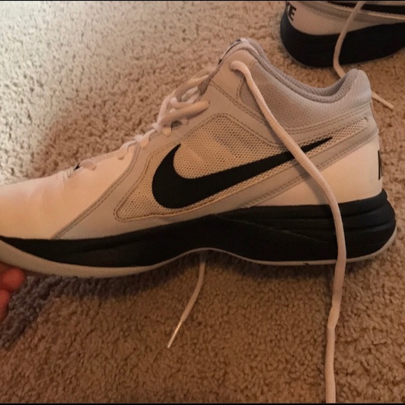 womens basketball shoes size 9